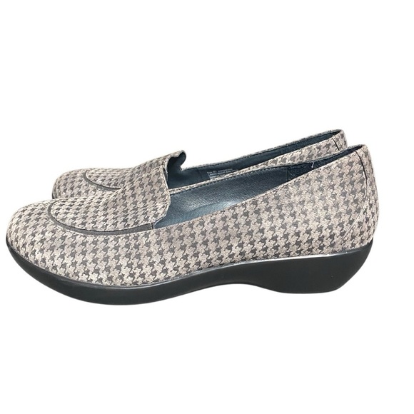 Dansko Debra Loafers Houndstooth - Picture 3 of 6